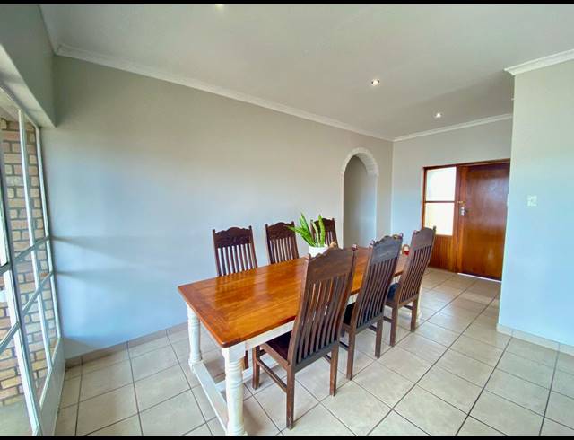 3 BEDROOM HOUSE TO LET IN BAYVIEW
